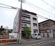 西京極駅より徒歩6分 4階 築18年6ヶ月の賃貸物件