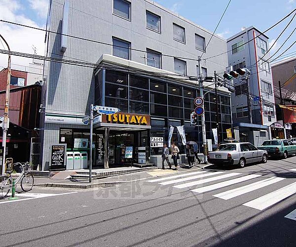 画像28:ファミリーマートＴＳＵＴＡＹＡ桃山店まで260m 伏見桃山駅前のＴＳＵＴＡＹＡの一階です。大手筋商店街もすぐ目の前