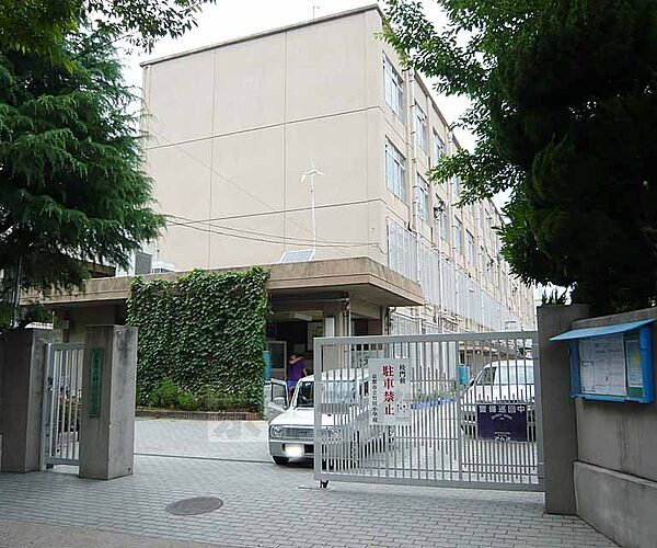 画像23:竹田小学校まで250m 竹田駅の東側にある小学校です。