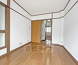 京都市営烏丸線 丸太町駅 徒歩7分の賃貸マンション 4階1DKのリビング/ダイニング