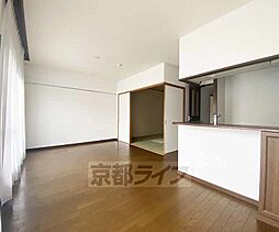 阪急京都本線 西院駅 徒歩10分の賃貸マンション 2階3LDKのリビング/ダイニング