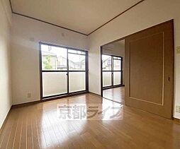 JR山陰本線 嵯峨嵐山駅 徒歩14分の賃貸マンション 1階2LDKのリビング/ダイニング