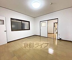 南垣内貸家 中 4DKのリビング/ダイニング