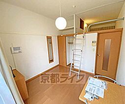 レオパレスイン京都 105 1階1Kのリビング/ダイニング