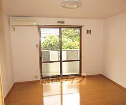 京都地下鉄東西線 石田駅 徒歩5分の賃貸アパート 2階1Kのリビング/ダイニング