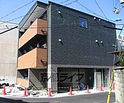 伊勢田駅より徒歩3分 3階 築3年の賃貸物件
