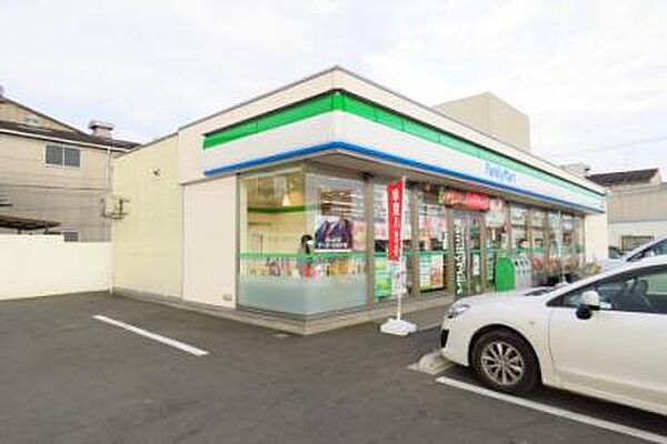 画像20:【コンビニエンスストア】ファミリーマート 福山新浜町店まで899ｍ