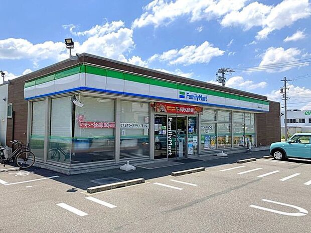 ファミリーマート岡崎鴨田東店 730m