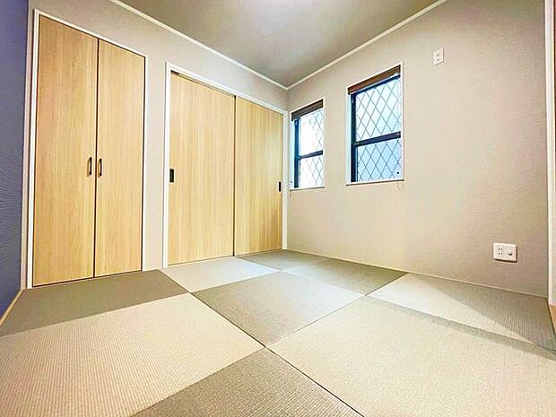 和室は収納付きで、お昼寝や来客にもすぐ対応できます。