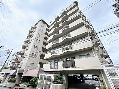 外観:緑地公園駅徒歩1分の好立地!通勤・通学や毎日のお買い物にも便利なマンションです。 外観:緑地公園駅徒歩1分の好立地!通勤・通学や毎日のお買い物にも便利なマンションです。