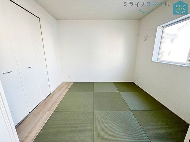 5.2畳の和室は、小さなお子様のお世話に大活躍♪来客用スペースとしても活用でき、ちょっと横になりたい時などとっても便利です！