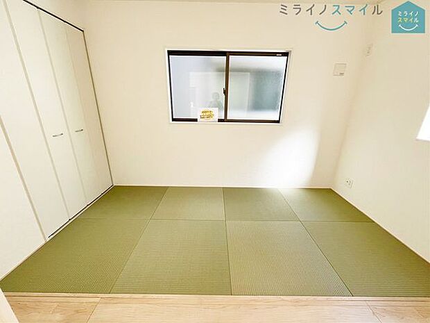 5畳の和室は、小さなお子様のお世話に大活躍♪来客用スペースとしても活用でき、ちょっと横になりたい時などとっても便利です！
