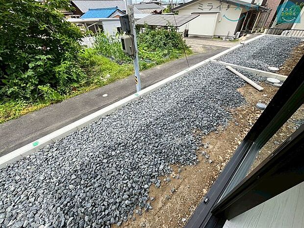 お庭がございますのでガーデニングや家庭菜園がお楽しみいただけます♪また、お子様のいるご家庭では遊び場にも活用いただけます！