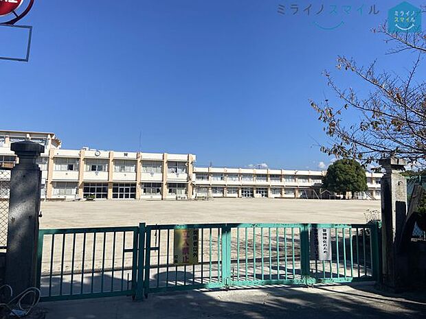 岡崎市立矢作東小学校 徒歩9分。 720m