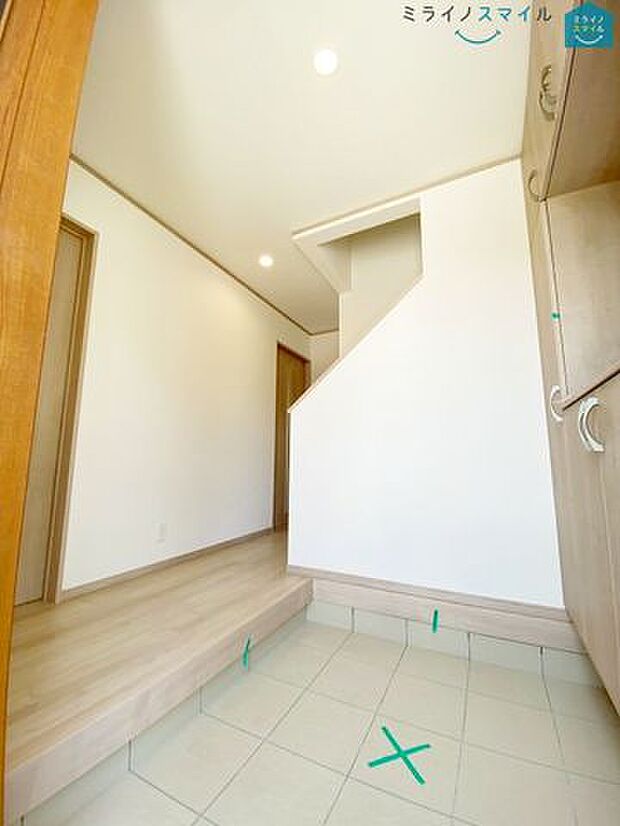 住まう人も来客も入った時にワクワクさせてくれるオシャレな玄関。収納もたっぷりあるので、靴がたくさんあっても安心!気持ちの良い朝は、毎日ここからスタートしていきます♪