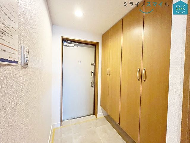 玄関 平洲小学校サンクレイドル東海グランデ 3階/-