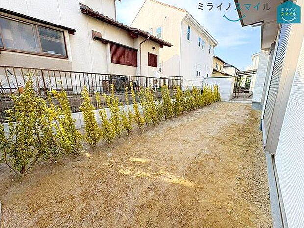 自由度の高いお庭です！家庭菜園やガーデニング、お子様のちょっとした外遊びにお使いいただけます♪