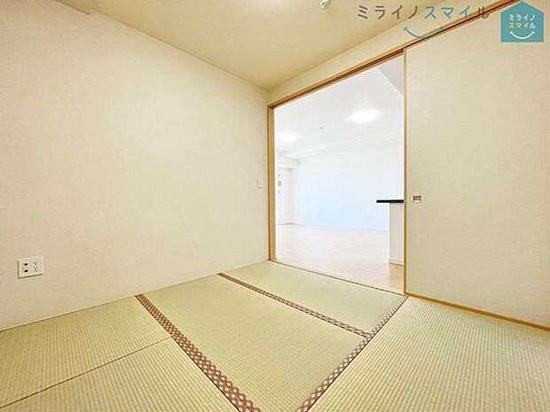 4.5畳の和室は、小さなお子様のお世話に大活躍♪来客用スペースとしても活用でき、ちょっと横になりたい時などとっても便利です！