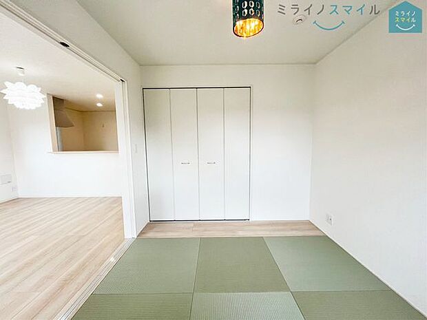 5.2畳の和室は、小さなお子様のお世話に大活躍♪来客用スペースとしても活用でき、ちょっと横になりたい時などとっても便利です！