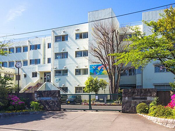 伊奈町立小針中学校…1069ｍ（徒歩14分）