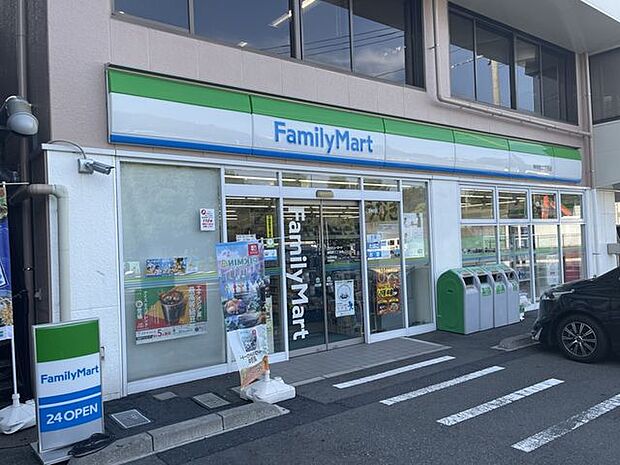 ファミリーマート神明町二丁目店 140m