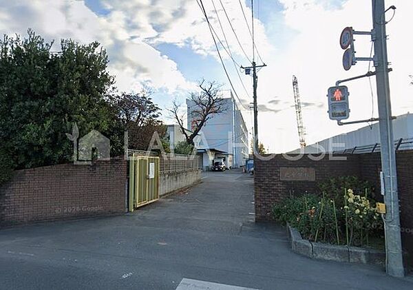 川口市立北中学校 徒歩17分。 1280m