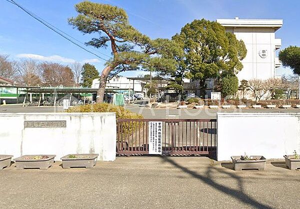 上尾市立南中学校 徒歩15分。 990m