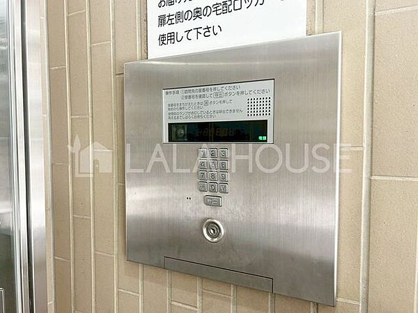 オートロック付き共有玄関で不審者をシャットアウト！お子さまのお留守番にも安心ですね