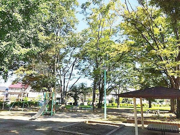 本郷第1公園 徒歩11分。 830m