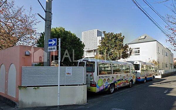 上尾幼稚園 徒歩6分。 470m