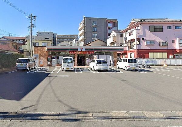 セブンイレブンさいたま日進駅東店 徒歩2分。 120m