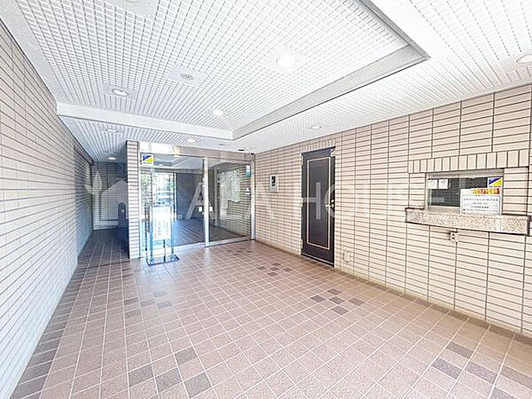 オートロック付き共有玄関で不審者をシャットアウト！お子さまのお留守番にも安心ですね