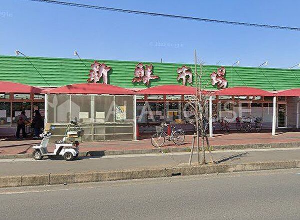 ヤオヒロ小泉店 徒歩9分。 670m