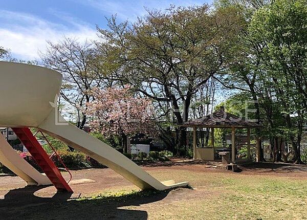 桶川市子ども公園 徒歩19分。 1460m