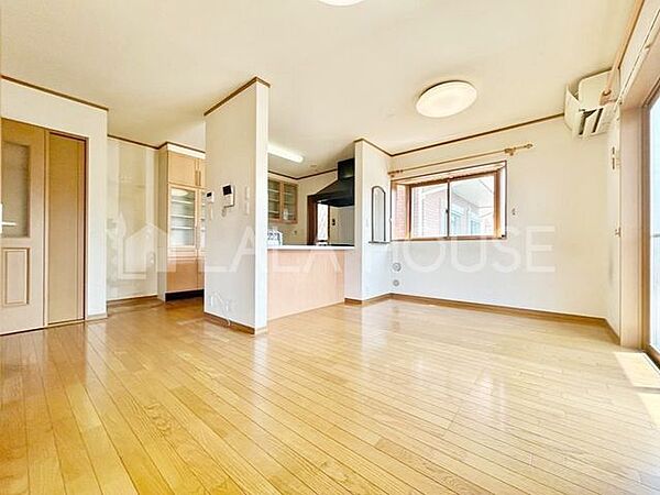 陽当り良好。日差しの差し込む明るい部屋は光熱費も節約できます。