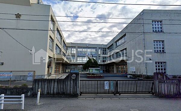 さいたま市立海老沼小学校 徒歩5分。 300m