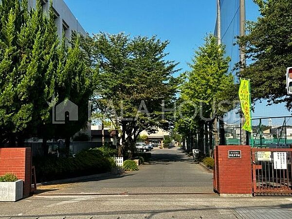 さいたま市立日進中学校 徒歩22分。 1730m