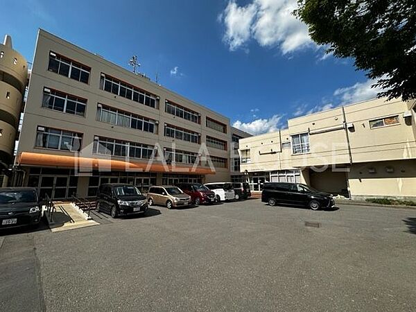 さいたま市立泰平小学校 徒歩13分。 1000m
