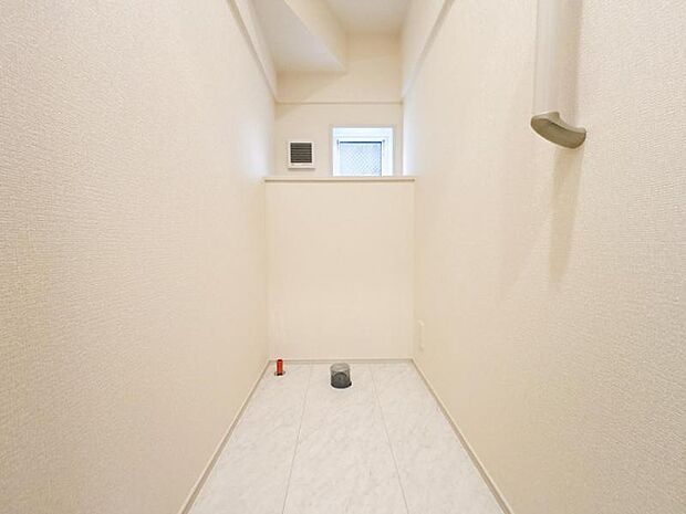 【トイレ】小さな空間だからこそ機能性のある快適なトイレは、清潔感をキープしお手入れしやすいよう作られています