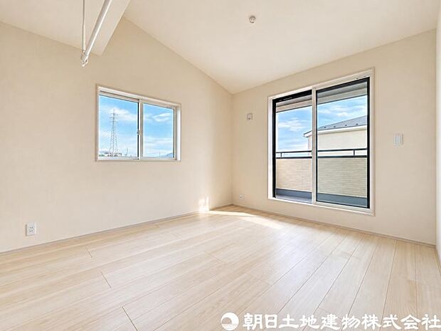 【洋室】シンプルで使いやすい洋室は、主寝室や子ども部屋、書斎などライフスタイルに合わせて多彩に活用いただけます。