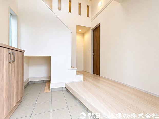 【玄関】玄関に必要なものは最小限に！乱雑にしない工夫でいつも片付いた気持ちの良い空間になります