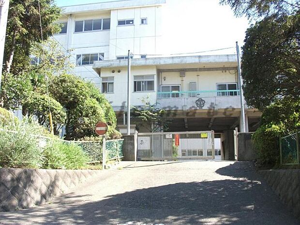 山崎小学校まで約760ｍ