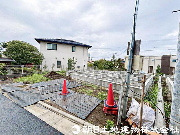 四季の移り変わりを感じられる環境。毎日のお散歩も気持ちよさそうです。自然に包まれた穏やかな暮らしができる住環境が整っています。