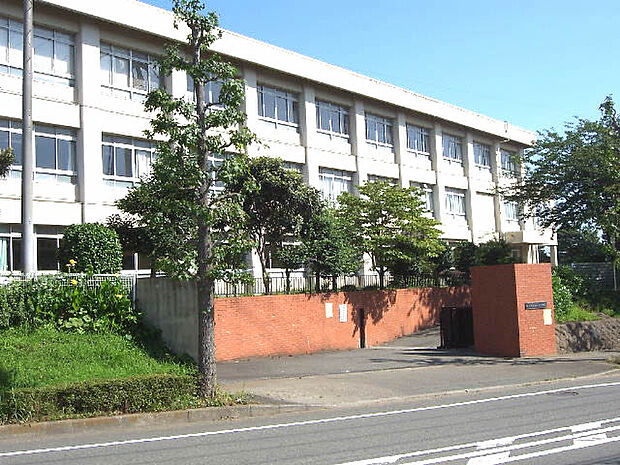 滝の沢小学校まで約450ｍ