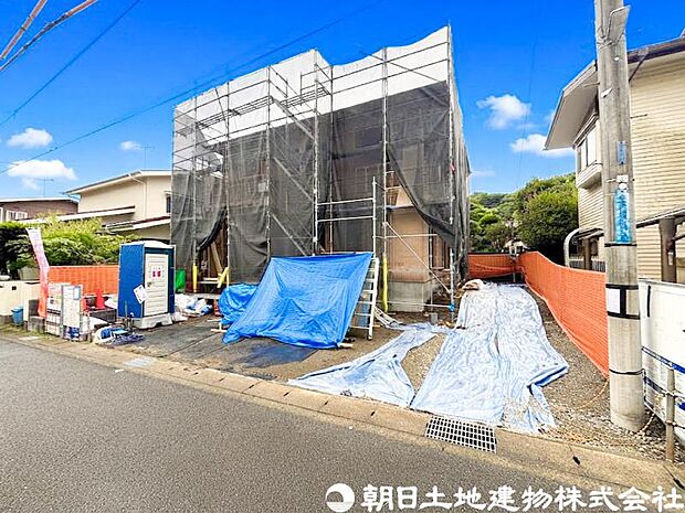 周辺は住宅地となっており子育て家族にも合う。毎日のお買い物も便利なエリアで暮らしやすさを実現するための住環境が整っています。