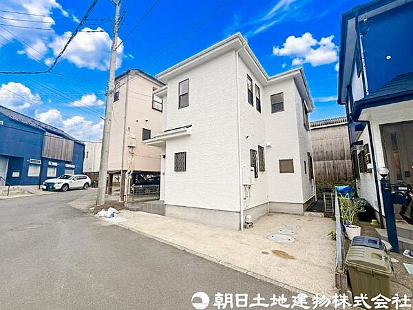 【外観】見るたびに心躍るデザインが魅せる住まいにわくわくします