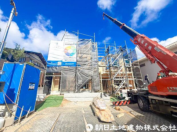 深く豊かな緑と爽快な空を感じるまさに湘南に暮らす心地よさを存分に堪能いただける邸宅です。