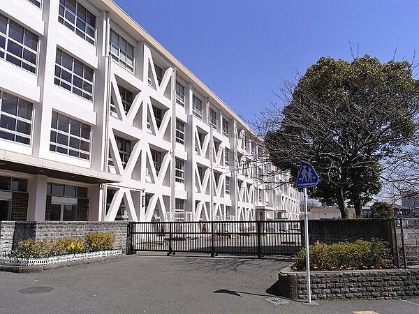 村岡小学校まで約960ｍ