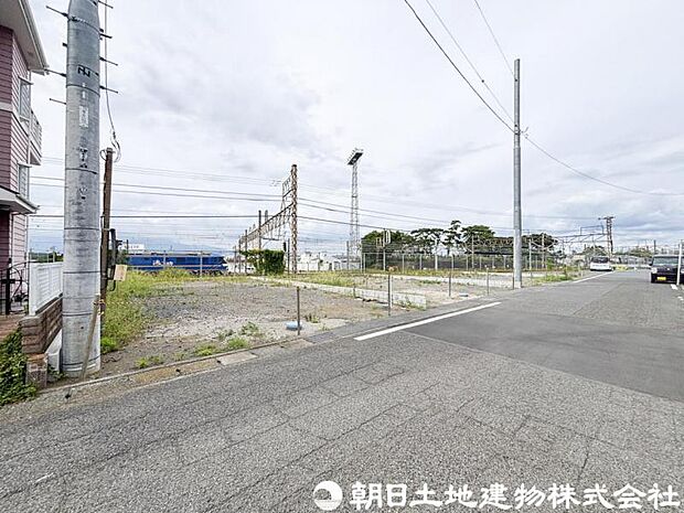 四季の移り変わりを感じられる環境。毎日のお散歩も気持ちよさそうです。自然に包まれた穏やかな暮らしができる住環境が整っています。