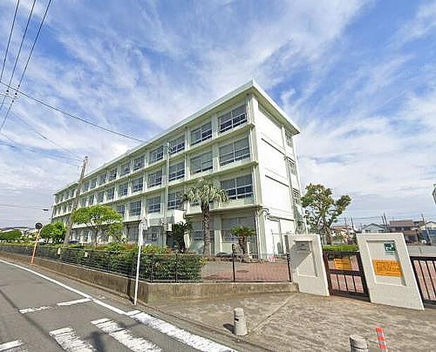 なでしこ小学校まで約1100ｍ